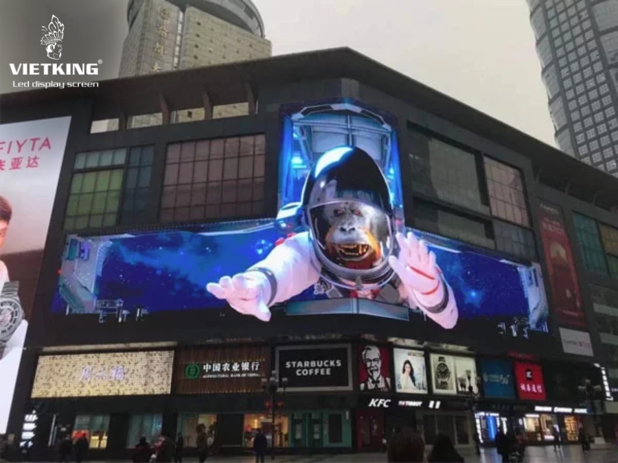 Khác biệt giữa màn hình LED thông thường và màn hình LED 3D
Trái với màn hình LED phẳng thông thường chỉ hiển thị hình ảnh/video từ một